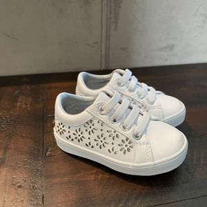 Janie & Jack White Eyelet Baby Sneakers